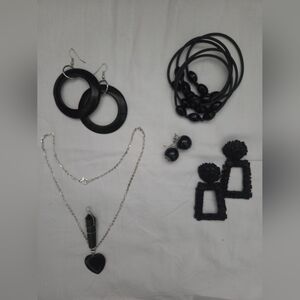 Elegant Black and Silver Jewelry Set